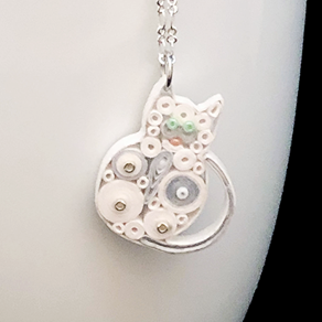 Quilled Paper Treasures - Cat necklace in white and silver
